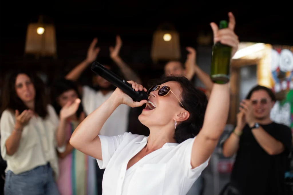 friends singing
